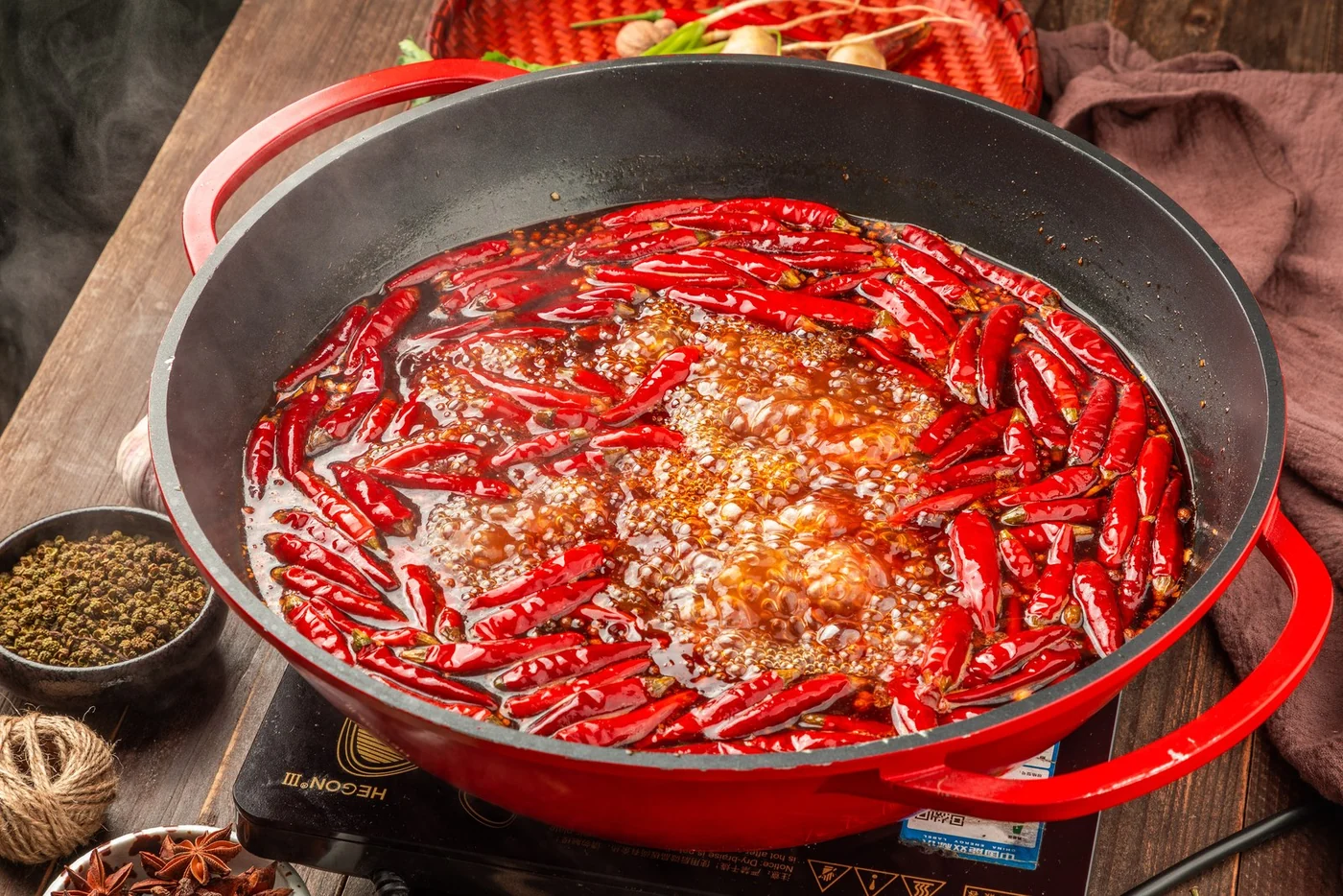 Spicy hot pot sauce product effect